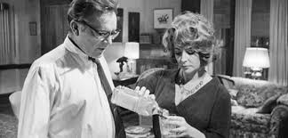 Chi ha paura di Virginia Woolf? (Who’s afraid of Virginia Woolf?)  di Mike Nichols – USA – 1966 – Durata 129’ – B/N – V.M 14