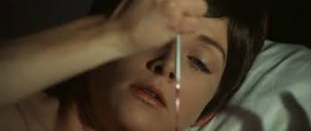 I vizi morbosi di una giovane infermiera (Una gota de sangre para morir amando) di Eloy De la Iglesia – Francia – 1972- Durata 90’ – V.M 18