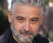 “Se vuoi vivere felice” con Fortunato Cerlino alla regia